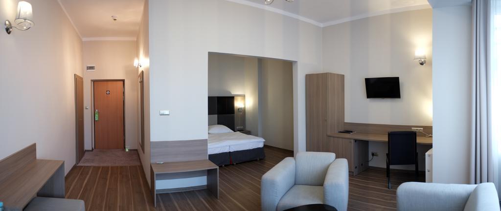 Hotel Srodmiejski Zielona Góra Szoba fotó