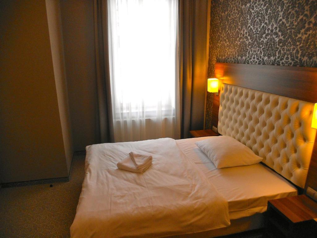 Hotel Srodmiejski Zielona Góra Szoba fotó