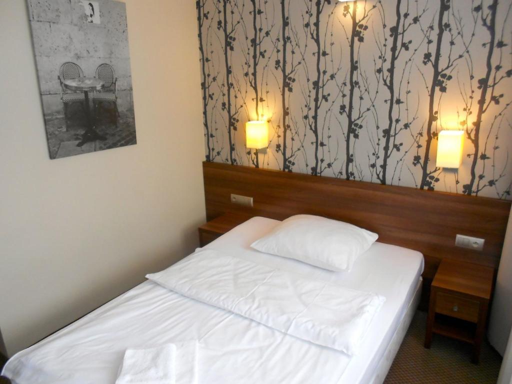 Hotel Srodmiejski Zielona Góra Szoba fotó