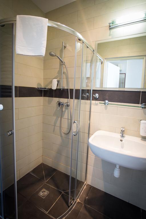 Hotel Srodmiejski Zielona Góra Kültér fotó