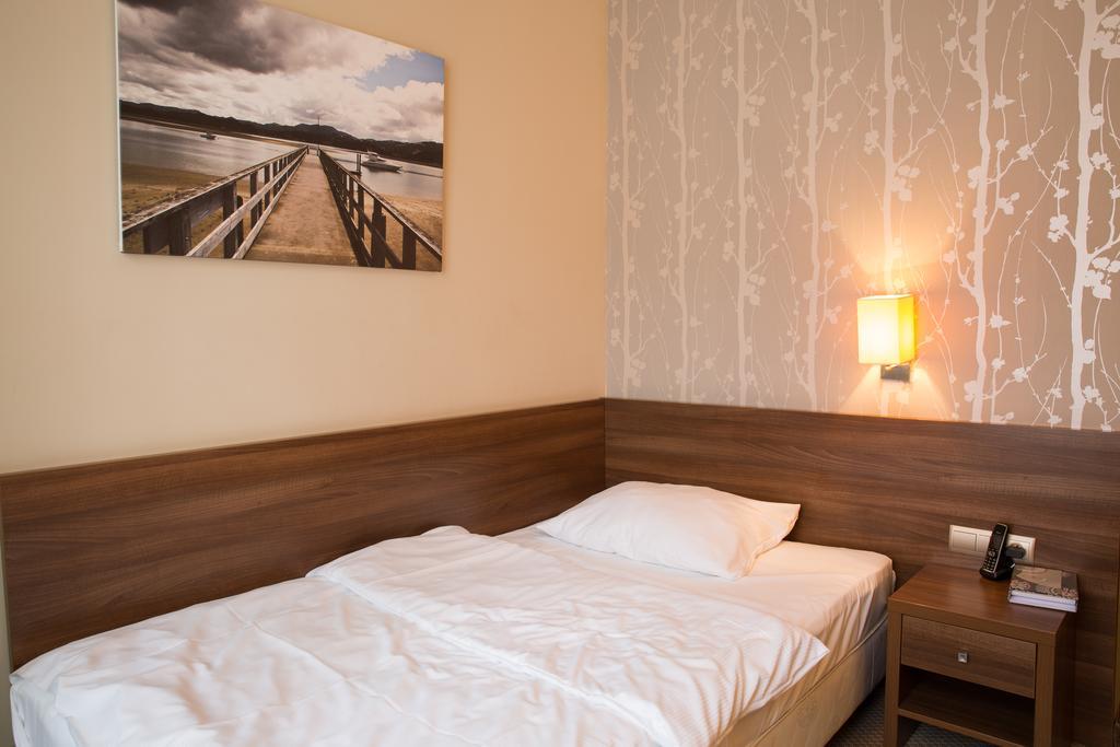 Hotel Srodmiejski Zielona Góra Kültér fotó