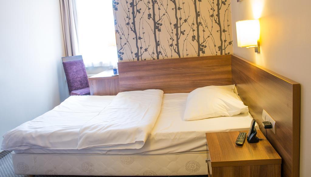 Hotel Srodmiejski Zielona Góra Kültér fotó