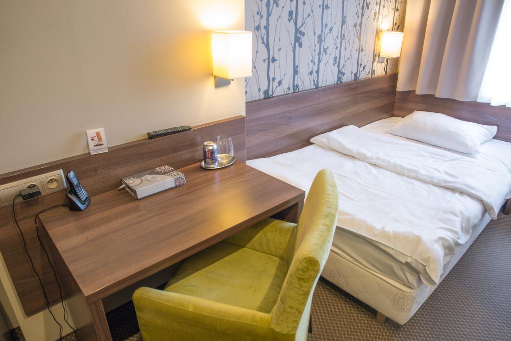 Hotel Srodmiejski Zielona Góra Kültér fotó