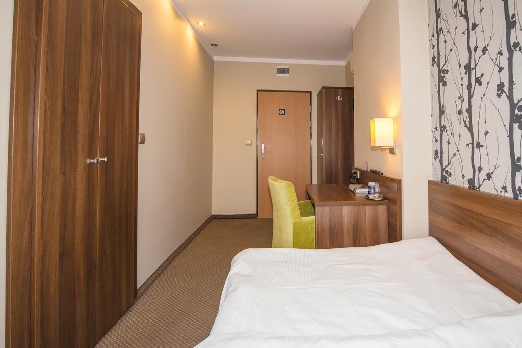 Hotel Srodmiejski Zielona Góra Kültér fotó