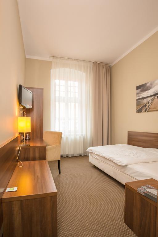 Hotel Srodmiejski Zielona Góra Kültér fotó