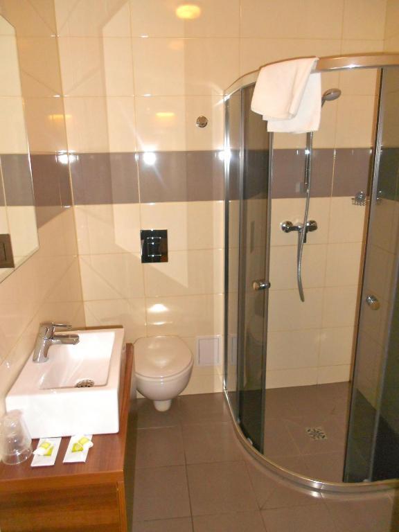 Hotel Srodmiejski Zielona Góra Szoba fotó