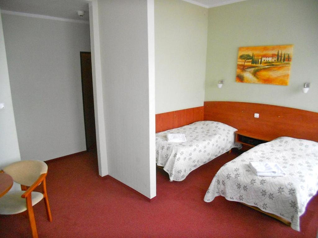 Hotel Srodmiejski Zielona Góra Szoba fotó