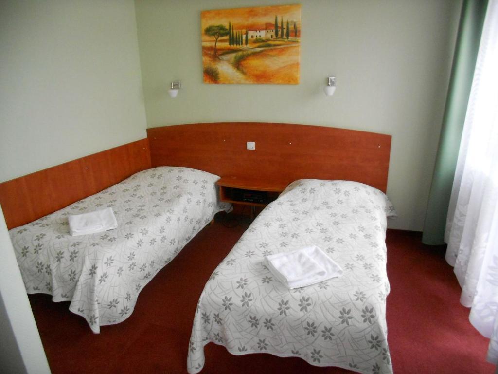 Hotel Srodmiejski Zielona Góra Szoba fotó