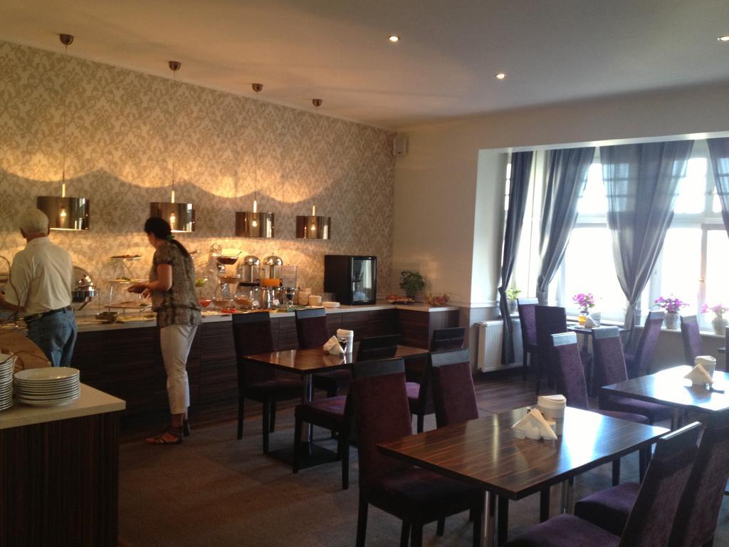 Hotel Srodmiejski Zielona Góra Kültér fotó